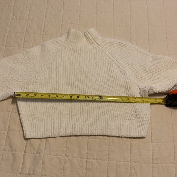 Cropped Sweater - Picture 5 of 6